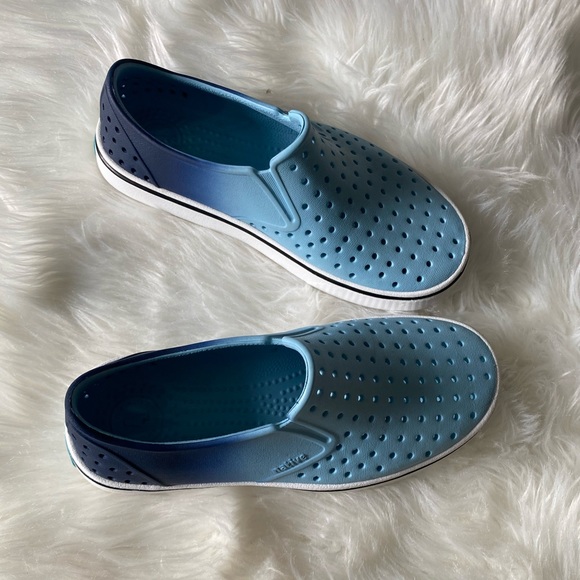 Nativa kids shoes size 2. ๐๐๐๐ - Picture 2 of 4